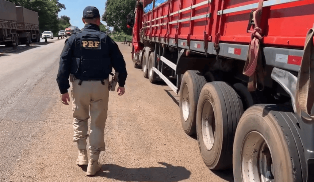 Policia Rodoviaria Federação do Tocantins no 1º dia de operação Semana Santa - Fonte: PRF