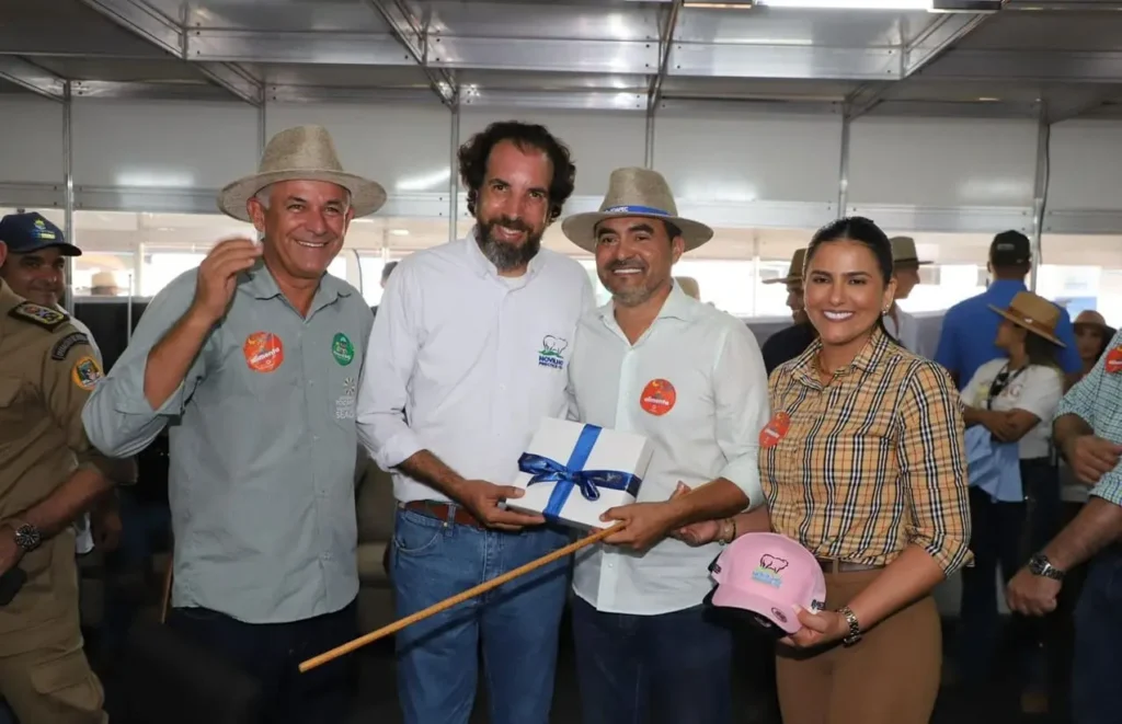 Fernando Peteado presidente da Novilho Precoce com o Governador