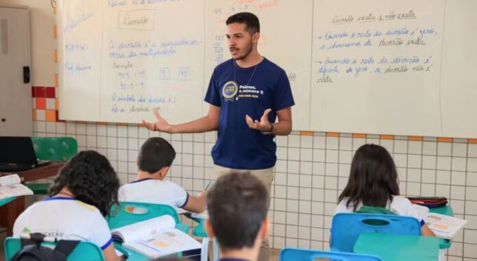 Prefeitura de Palmas muda carga horária de professores da rede municipal