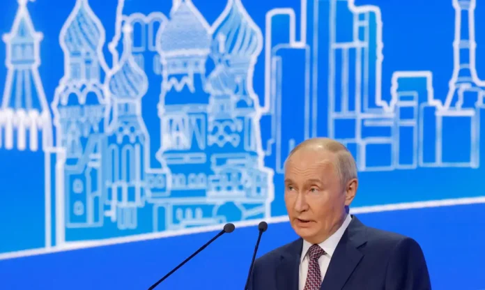 Putin decreta cessar fogo na guerra com a Ucrania entre dias 8 e 9 de maio.