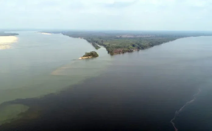 Encontro dos rios Araguaia e Tocantins